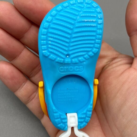 2024 McDonald's Mini Crocs Keychain Happy Meal Toys Canada Red Blue Yellow N5M - Picture 5 of 7